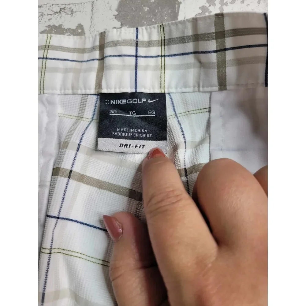3436‎ Nike Golf Dri-Fit White Plaid Shorts Men's 38